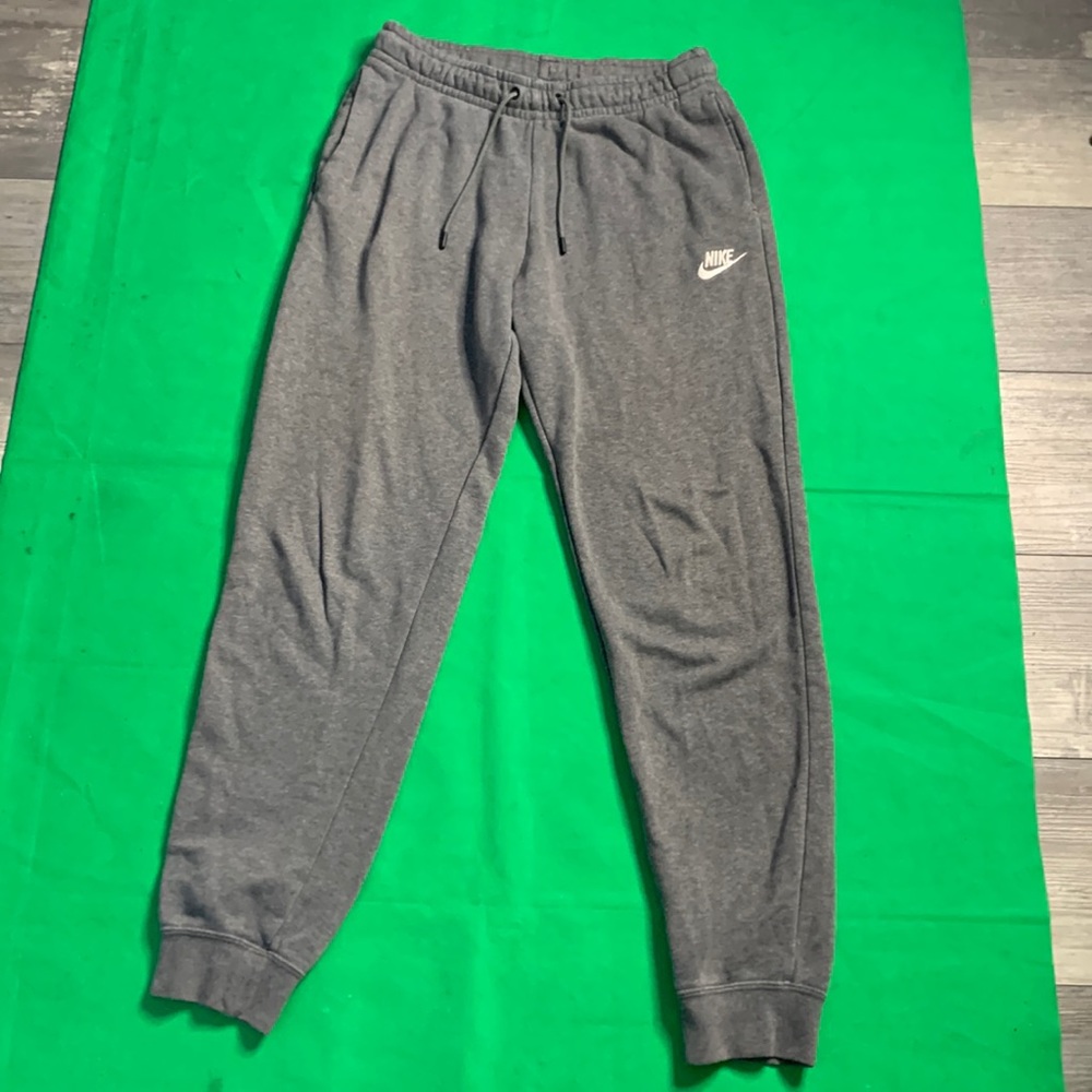 Men’s Gray Nike Embroidered Sweatpants Size Small